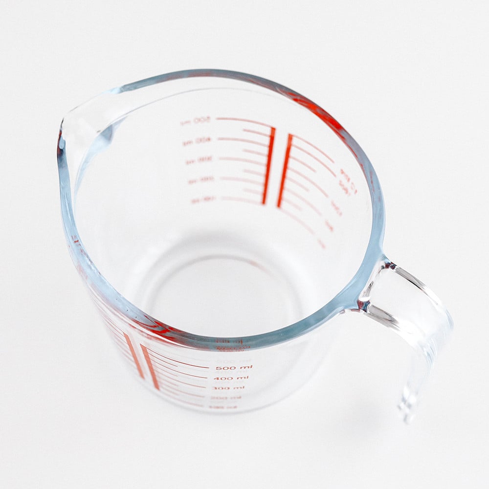 Glass measuring cup 