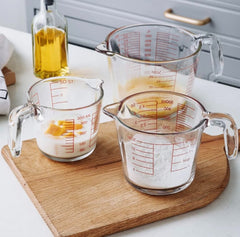 Glass measuring cup 